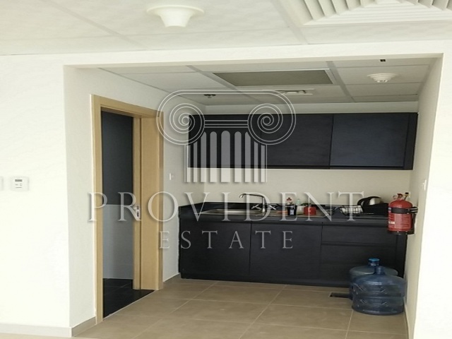JBC 5, JLT - Private Toilet and Pantry