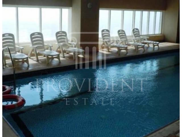 Shared pool - Lake Point Tower, JLT